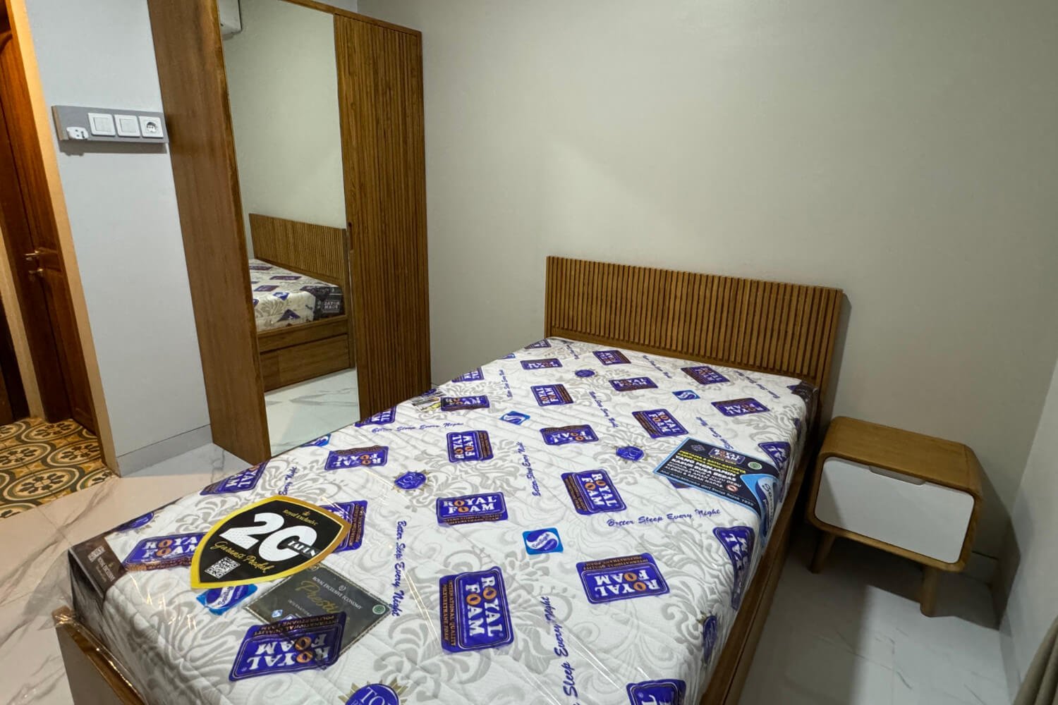 IMG_8993 alt ruang kamar dengan furniture estetik portofolio nuraga interior